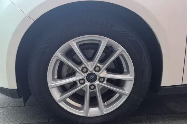 Used Ford Focus 2015 Hatchback 1.6L Manual Fashion Edition Left Front Wheel Hub
