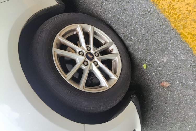 Used Ford Focus 2015 Hatchback 1.6L Automatic Fashion Edition Left Front Wheel Hub