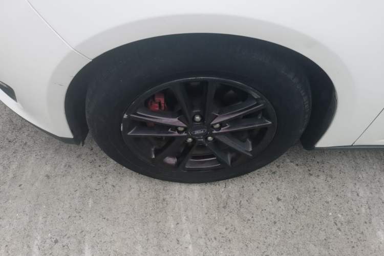 Used Ford Focus 2015 Hatchback EcoBoost 180 Automatic Elite Model Left Front Wheel Hub