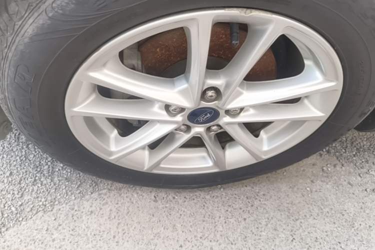 Used Ford Focus 2015 Sedan 1.6L Automatic Trend Model Left Front Wheel Hub