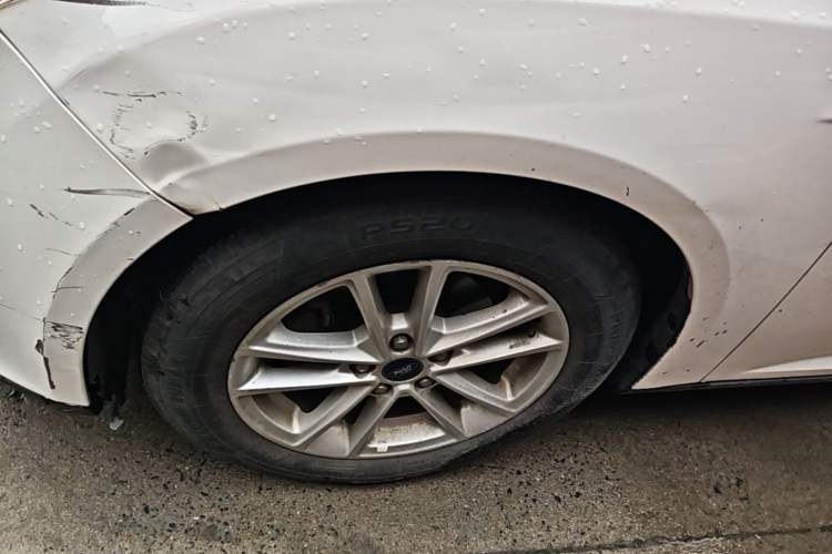 Used Ford Focus 2015 Sedan 1.6L Automatic Trend Model Left Front Wheel Hub