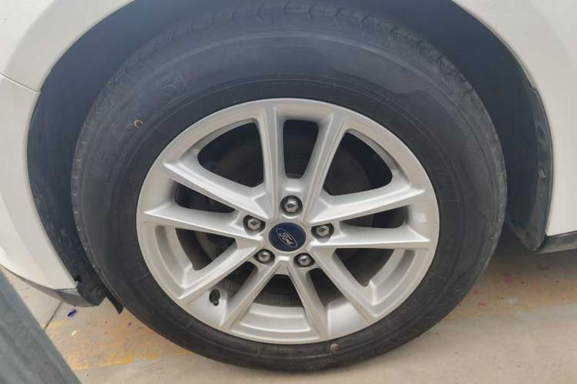 Used Ford Focus 2015 Sedan 1.6L Automatic Trend Model Left Front Wheel Hub