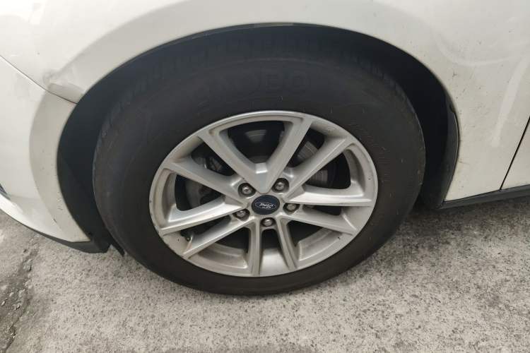 Used Ford Focus 2015 Sedan 1.6L Automatic Trend Model Left Front Wheel Hub