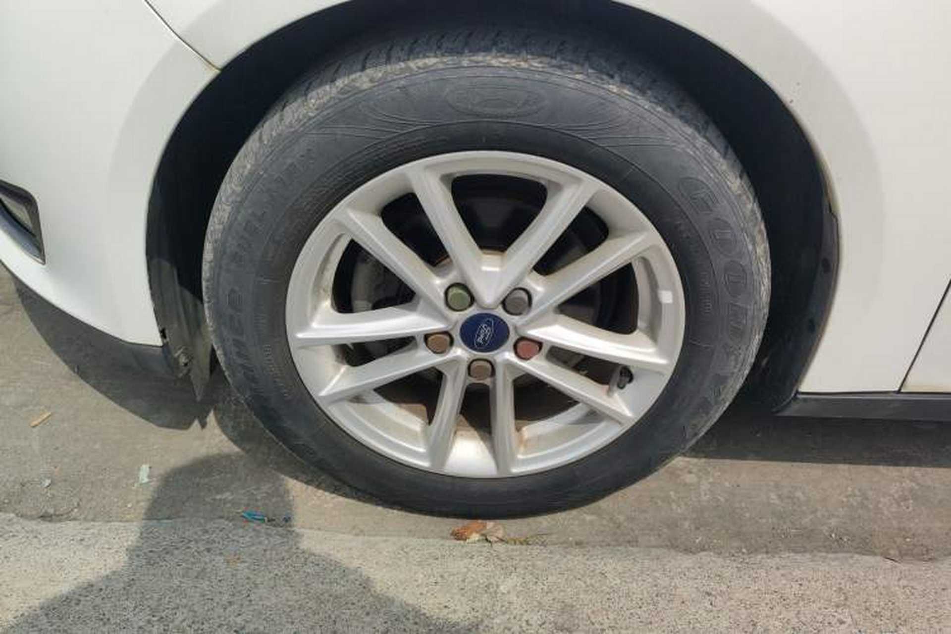 Used Ford Focus 2015 Sedan 1.6L Automatic Trend Model Left Front Wheel Hub
