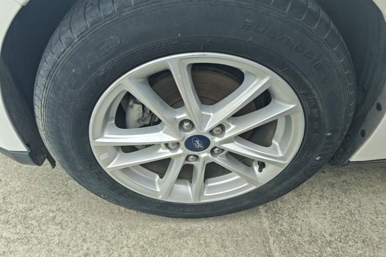 Used Ford Focus 2015 Sedan 1.6L Automatic Trend Model Left Front Wheel Hub