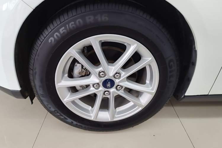 Used Ford Focus 2015 Hatchback 1.6L Manual Fashion Edition Left Front Wheel Hub