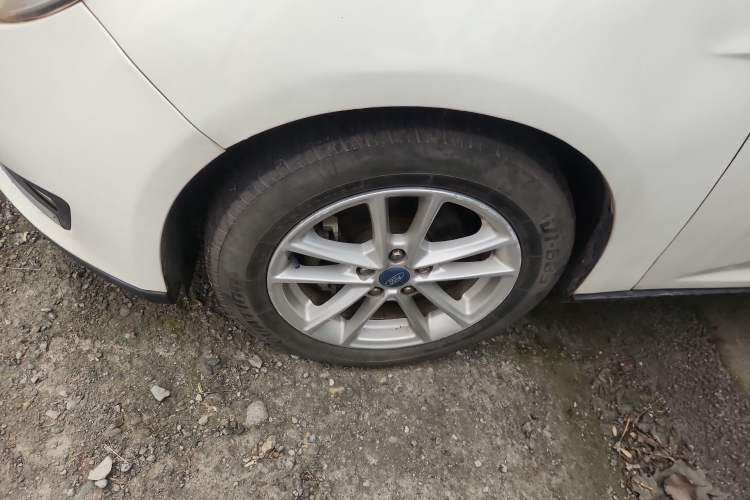 Used Ford Focus 2015 Sedan 1.6L Automatic Trend Model Left Front Wheel Hub