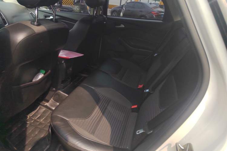 Used Ford Focus 2015 Hatchback EcoBoost 125 Automatic Supreme Style Edition Left Rear Seat