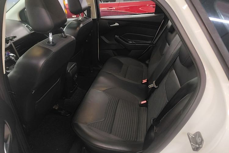 Used Ford Focus 2015 Sedan EcoBoost 125 Automatic Supreme Style Edition Left Rear Seat