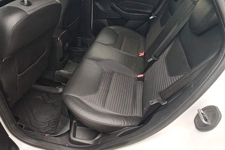 Used Ford Focus 2015 Hatchback EcoBoost 125 Automatic Supreme Style Edition Left Rear Seat