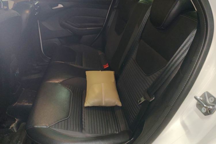 Used Ford Focus 2015 Sedan EcoBoost 125 Automatic Supreme Style Edition Left Rear Seat