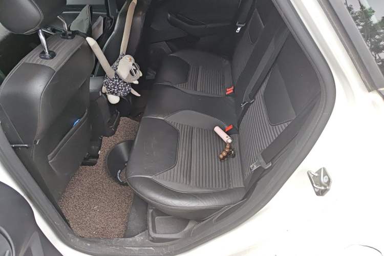 Used Ford Focus 2015 Hatchback EcoBoost 125 Automatic Supreme Style Edition Left Rear Seat