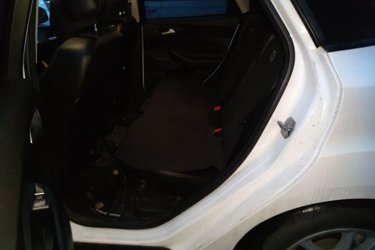 Used Ford Focus 2015 Hatchback EcoBoost 125 Automatic Supreme Style Edition Left Rear Seat