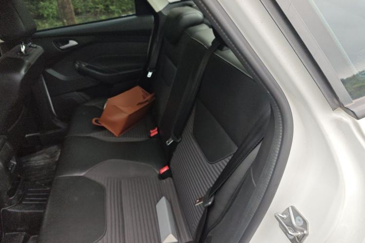 Used Ford Focus 2015 Sedan EcoBoost 125 Automatic Supreme Style Edition Left Rear Seat