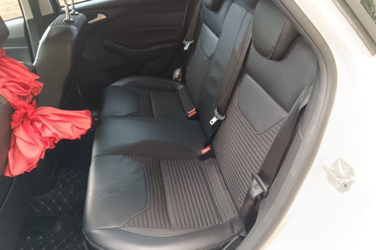Used Ford Focus 2015 Sedan EcoBoost 125 Automatic Supreme Style Edition Left Rear Seat
