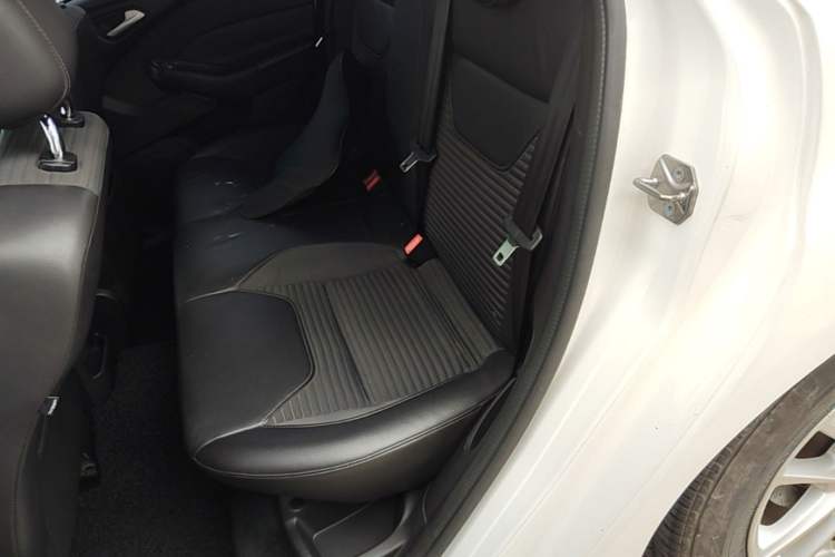 Used Ford Focus 2015 Hatchback EcoBoost 125 Automatic Supreme Style Edition Left Rear Seat