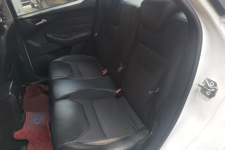 Used Ford Focus 2015 Sedan EcoBoost 125 Manual – Ultra-Style Edition Left Rear Seat