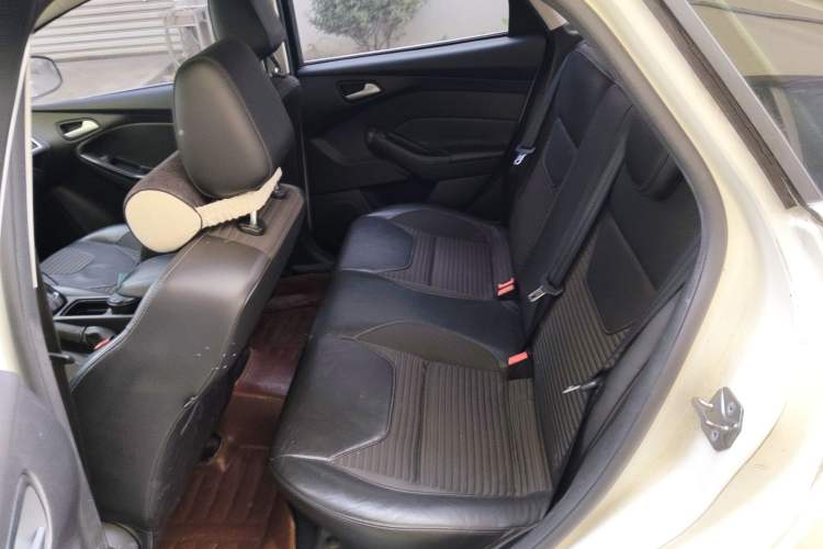 Used Ford Focus 2015 Sedan EcoBoost 125 Manual – Ultra-Style Edition Left Rear Seat