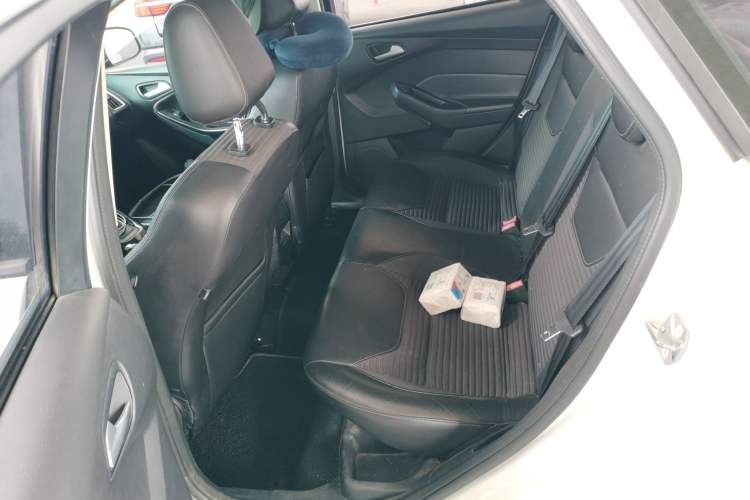 Used Ford Focus 2015 Hatchback EcoBoost 125 Automatic Supreme Style Edition Left Rear Seat