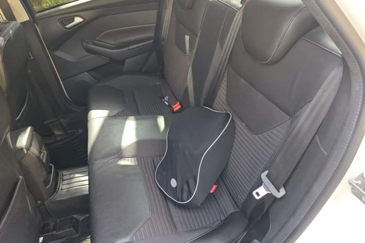 Used Ford Focus 2015 Sedan EcoBoost 125 Automatic Supreme Style Edition Left Rear Seat