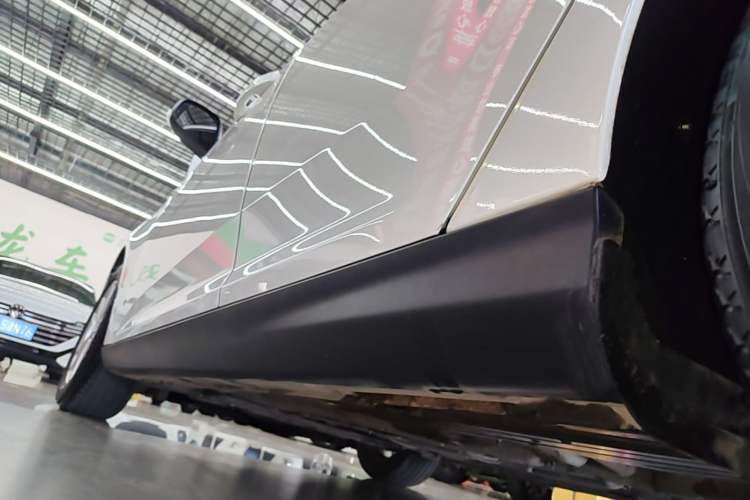 Used Ford Focus 2015 Hatchback 1.6L Manual Fashion Edition Left Side Sill