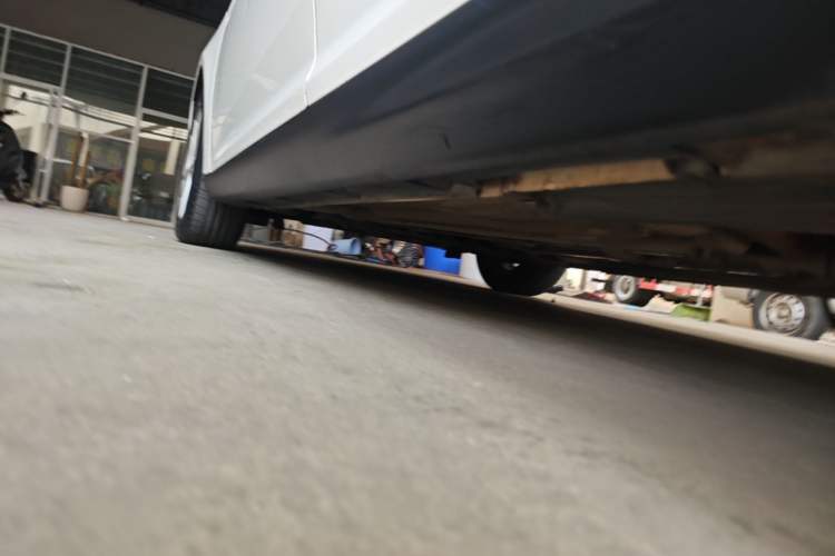 Used Ford Focus 2015 Hatchback 1.6L Automatic Fashion Edition Left Side Sill