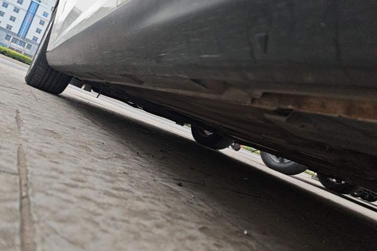 Used Ford Focus 2015 Hatchback EcoBoost 125 Automatic Supreme Style Edition Left Side Sill