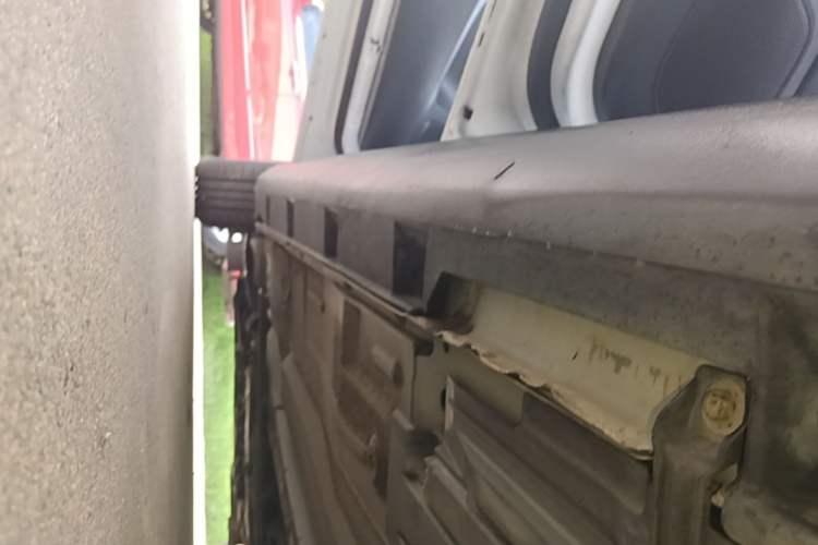 Used Ford Focus 2015 Hatchback 1.6L Automatic Fashion Edition Left Side Sill