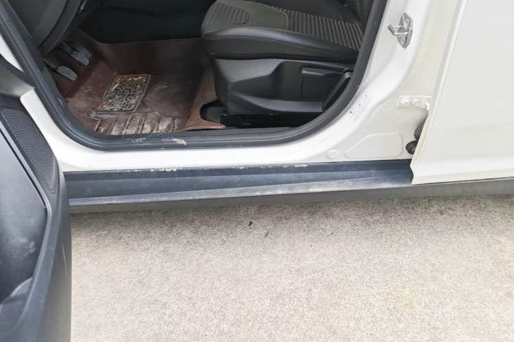 Used Ford Focus 2015 Sedan 1.6L Manual Fashion Edition Left Side Sill