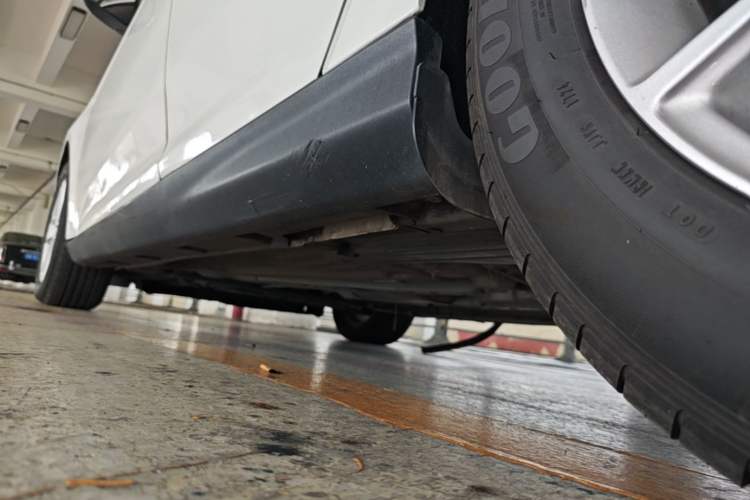 Used Ford Focus 2015 Sedan 1.6L Automatic Trend Model Left Side Sill