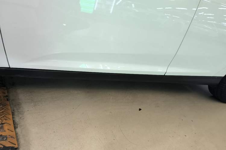 Used Ford Focus 2015 Hatchback EcoBoost 180 Automatic Elite Model Left Side Sill