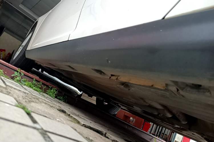 Used Ford Focus 2015 Hatchback 1.6L Automatic Fashion Edition Left Side Sill