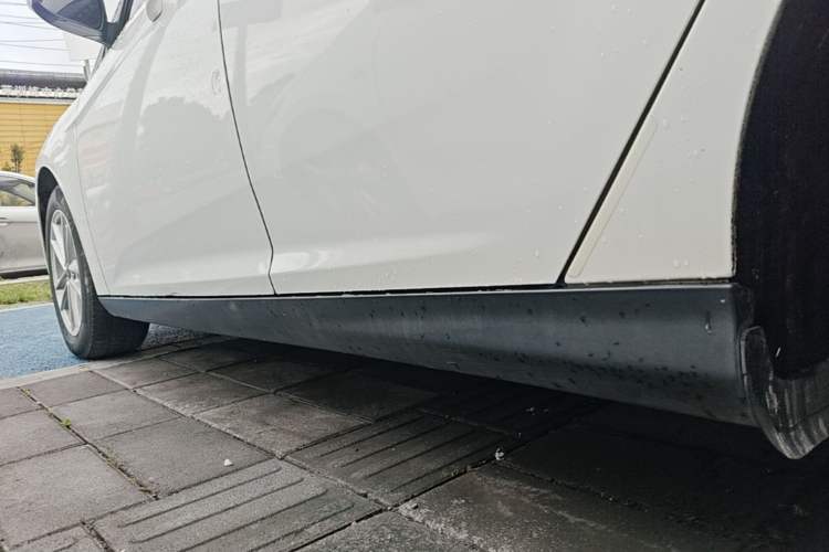Used Ford Focus 2015 Hatchback 1.6L Automatic Fashion Edition Left Side Sill