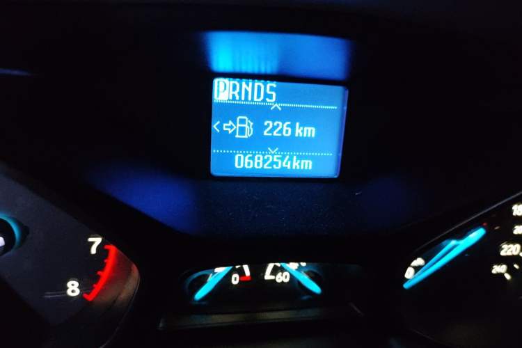 Used Ford Focus 2015 Hatchback 1.6L Automatic Fashion Edition Odometer Close Up