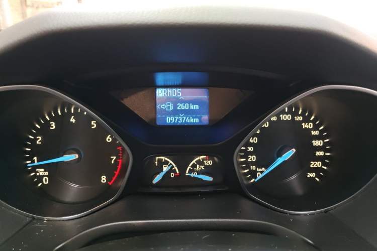 Used Ford Focus 2015 Sedan EcoBoost 125 Automatic Supreme Style Edition Odometer Close Up