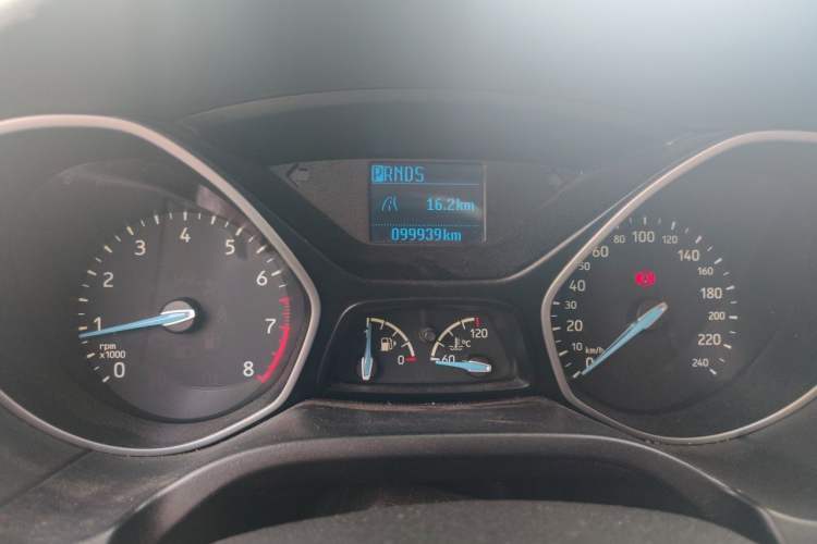 Used Ford Focus 2015 Sedan 1.6L Automatic Comfort Model Odometer Close Up