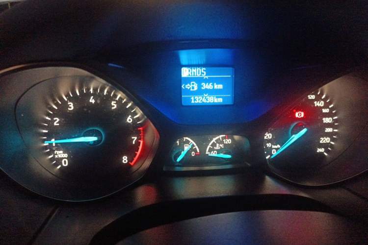 Used Ford Focus 2015 Hatchback EcoBoost 125 Automatic Supreme Style Edition Odometer Close Up