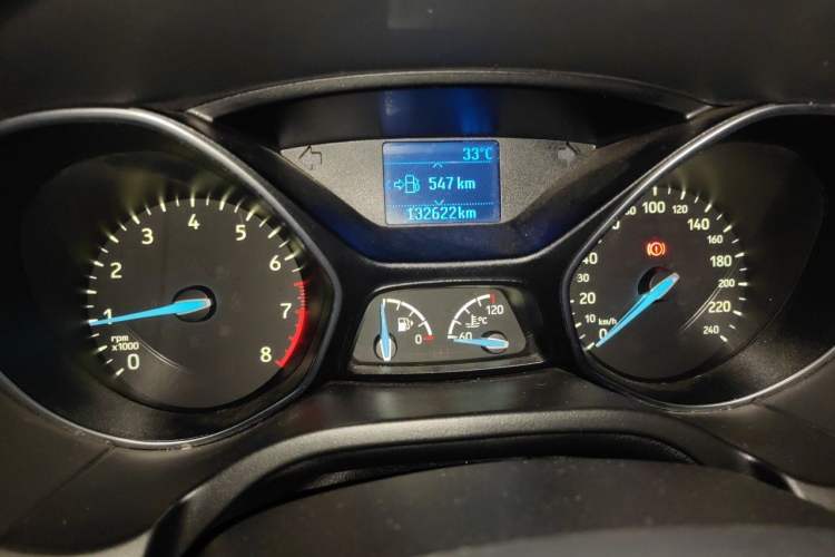 Used Ford Focus 2015 Hatchback 1.6L Manual Fashion Edition Odometer Close Up