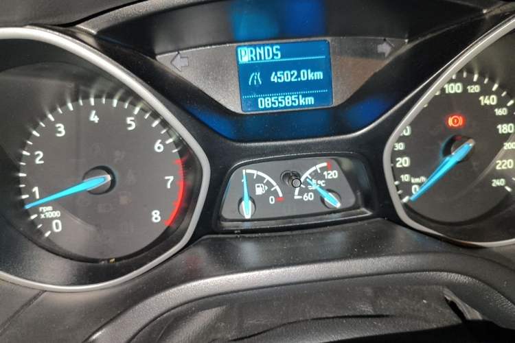 Used Ford Focus 2015 Hatchback 1.6L Automatic Comfort Model Odometer Close Up