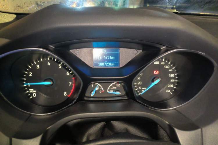 Used Ford Focus 2015 Hatchback 1.6L Automatic Fashion Edition Odometer Close Up