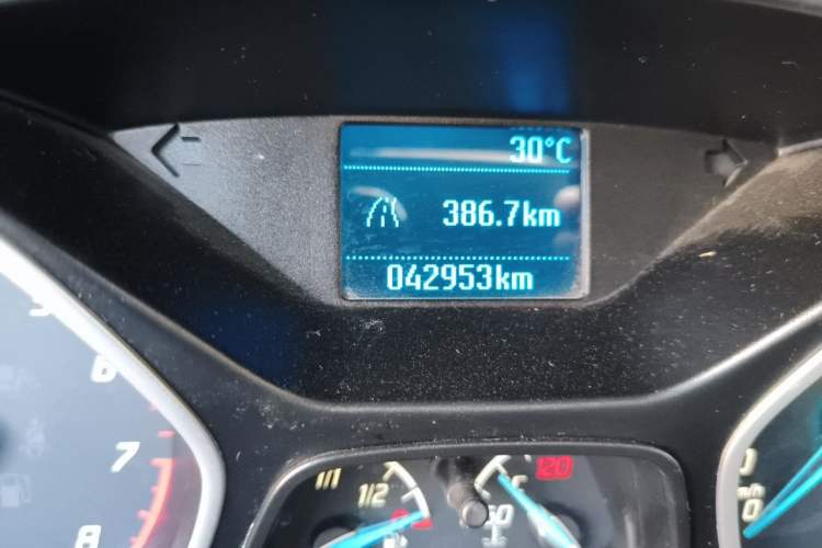 Used Ford Focus 2015 Sedan 1.6L Manual Comfort Model Odometer Close Up