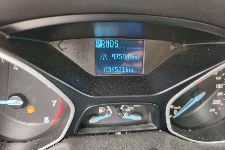 Used Ford Focus 2015 Hatchback 1.6L Automatic Comfort Model Odometer Close Up