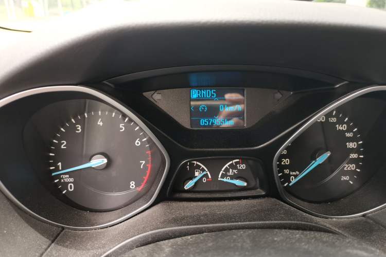 Used Ford Focus 2015 Hatchback 1.6L Automatic Fashion Edition Odometer Close Up