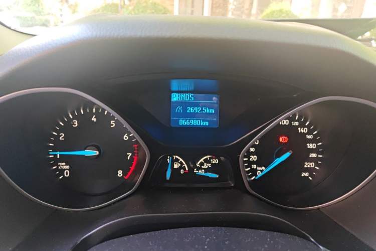 Used Ford Focus 2015 Hatchback 1.6L Automatic Comfort Model Odometer Close Up