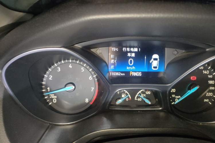 Used Ford Focus 2015 Hatchback EcoBoost 180 Automatic Elite Model Odometer Close Up
