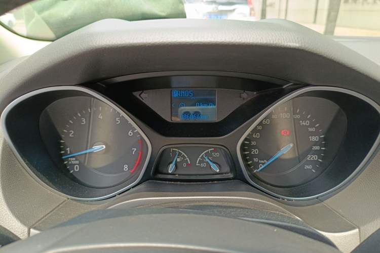 Used Ford Focus 2015 Hatchback 1.6L Automatic Fashion Edition Odometer Close Up