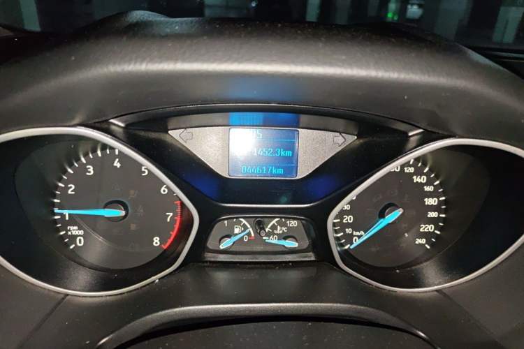 Used Ford Focus 2015 Sedan 1.6L Automatic Comfort Model Odometer Close Up