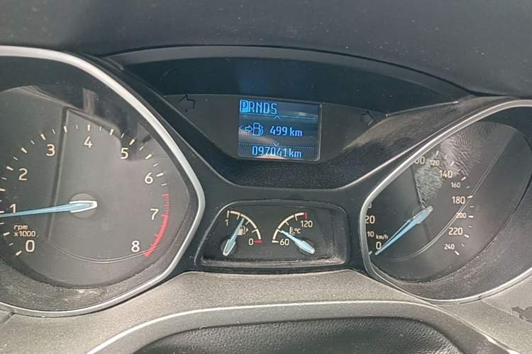 Used Ford Focus 2015 Hatchback 1.6L Automatic Fashion Edition Odometer Close Up