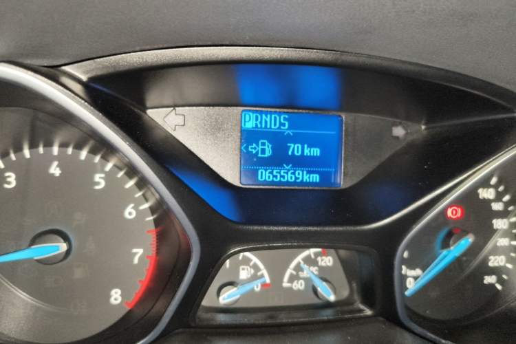 Used Ford Focus 2015 Hatchback 1.6L Automatic Fashion Edition Odometer Close Up