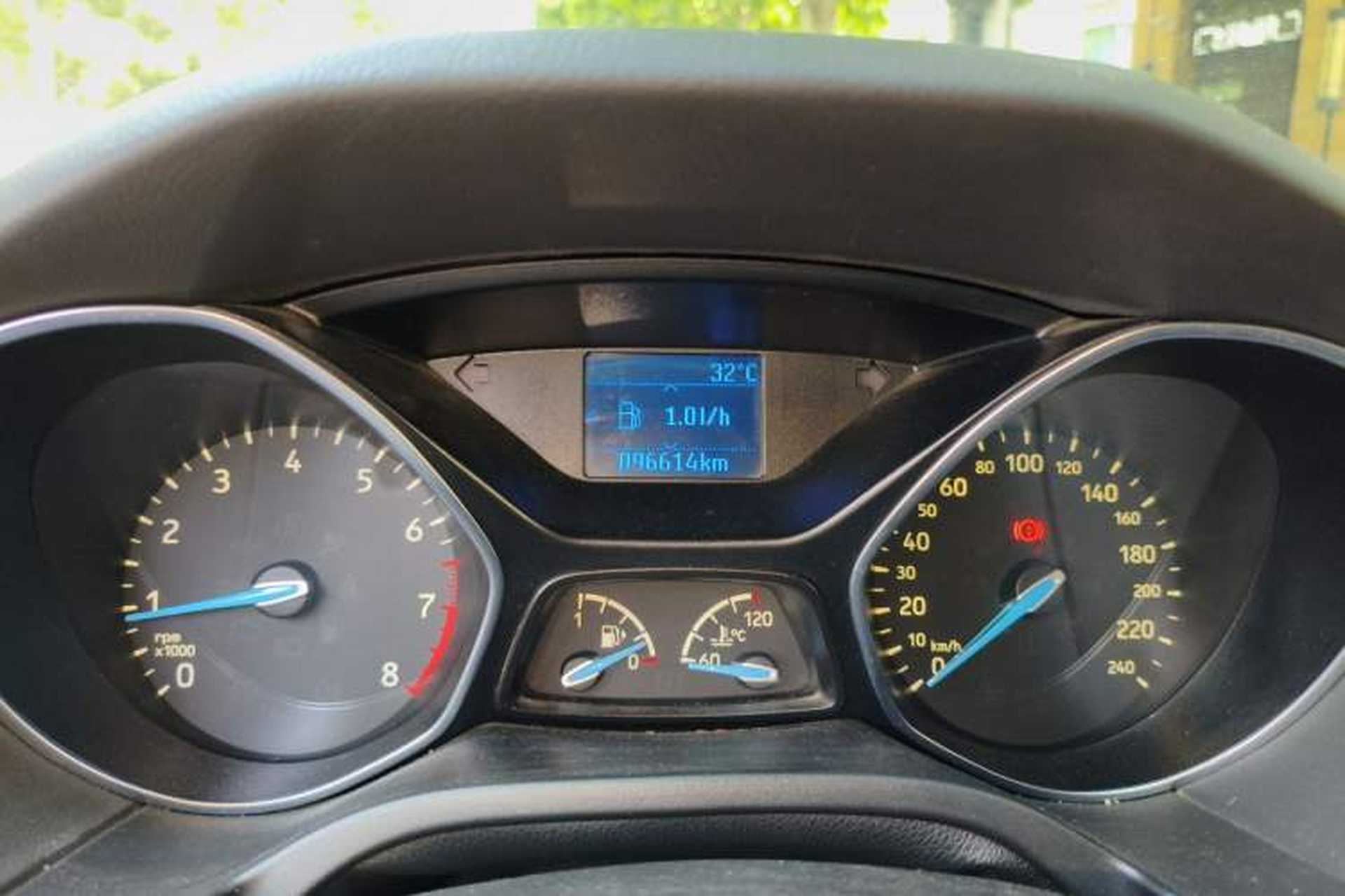 Used Ford Focus 2015 Sedan 1.6L Manual Fashion Edition Odometer Close Up